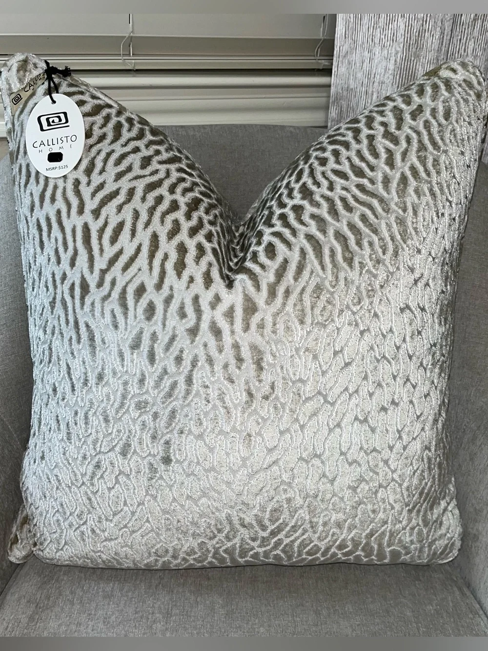 1-CALLISTO HOME CUT VELVET ANIMAL PRINT LUXURY DECORATIVE PILLOW (T01020F12)